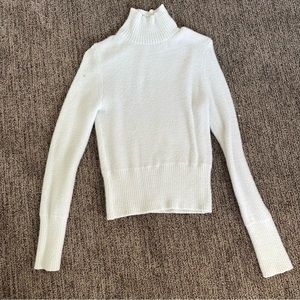 🦋 Zara white fluffy sweater turtle neck crop top size small